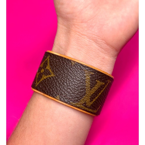 💖Louis Vuitton Poignet💖 - Picture 2 of 5